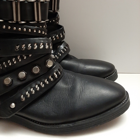 L.A.M.B. Tessa Moto Short Ankle Stud Boots Slip-On Genuine Leather Black Sz 6 M - Picture 4 of 16